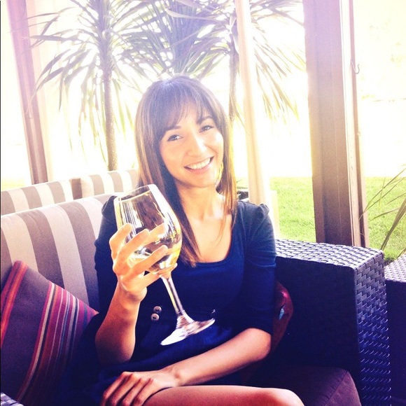 Meet your Posher, Lilly - Picture 1 of 3